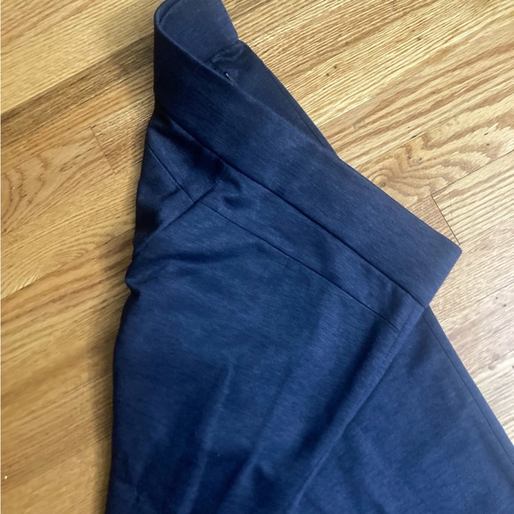 Elie Tahari Sz Large Straight Leg Stretch Pants in Heather Blue 32.5” Inseam - Picture 8 of 9